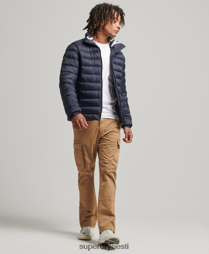 Superdry mehed klassikaline logoga puffjakk B2LT44654 Riietus merevägi