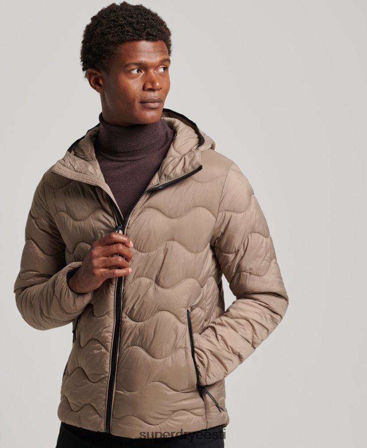 Superdry mehed kapuutsiga kerge polsterdatud mantel B2LT41002 Riietus pruun