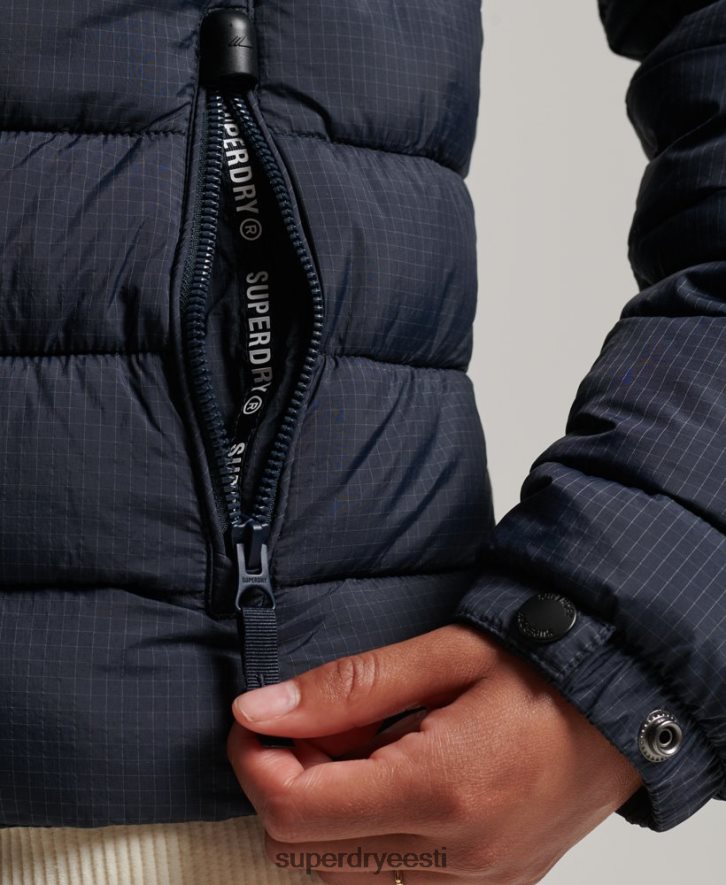 Superdry naised klassikaline logoga puffjakk B2LT45486 Riietus merevägi