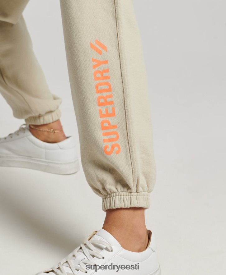 Superdry naised põhispordiga jooksjad B2LT43902 Riietus beež